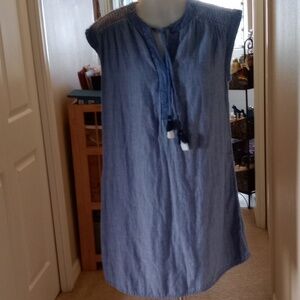 Vineyard Vines denim blue soft striped dress size medium